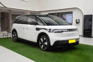 MPV công suất 415 mã lực, nội thất độc đáo, giá hơn 920 triệu đồng