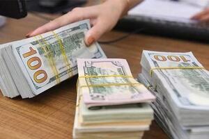 Giá ngoại tệ ngày 29/10/2024: USD giữ đà tăng mạnh