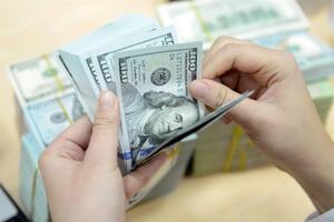 Giá ngoại tệ ngày 7/11/2024: USD tăng mạnh sau khi Donald Trump giành chiến thắng