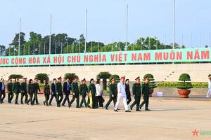 Khai mạc triển lãm ảnh “Bác Hồ với Quân đội nhân dân Việt Nam - 80 năm vang mãi bản hùng ca”