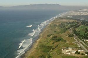 Mỹ dỡ bỏ cảnh báo sóng thần sau động đất mạnh ở ngoài khơi bang California