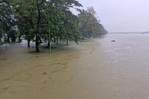 Ngày 11-12, các hồ chứa thủy lợi, thủy điện ở Thừa Thiên Huế tăng xả nước để phòng lũ