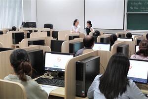 Tạm dừng bổ nhiệm lãnh đạo, quản lý và thi tuyển công chức