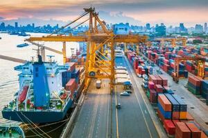 PGS.TS. Nguyễn Thường Lạng: Dự báo, xuất nhập khẩu năm 2025 sẽ vượt con số 1.000 tỷ USD