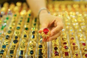 Giá vàng hôm nay (4-2): Giá vàng nhẫn tăng cao kỷ lục, vượt 90 triệu đồng/lượng