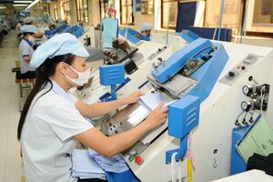 Lo tăng thuế, doanh nghiệp dệt may tranh thủ 'chạy nước rút'