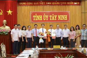 Tin nhân sự 12/3: Triển khai quyết định nhân sự của Ban Bí thư