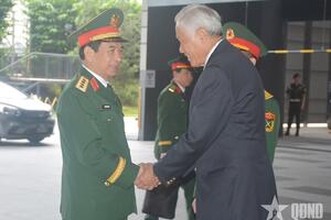 Đại tướng Phan Văn Giang gặp song phương Bộ trưởng Bộ Quốc phòng Singapore