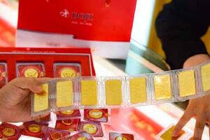 Giá vàng hôm nay (14-3): Tăng vọt lên mức kỷ lục