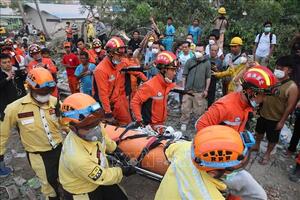 Động đất tại Myanmar: Cứu hộ thành công một thai phụ mắc kẹt