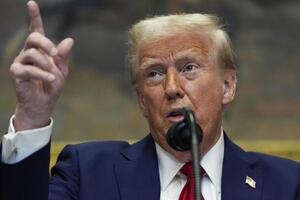 Tổng thống Mỹ dọa áp thuế thứ cấp đối với dầu mỏ Nga nếu không đạt thỏa thuận về Ukraine