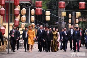 Chủ tịch nước và Nhà vua Bỉ thăm Hoàng thành Thăng Long