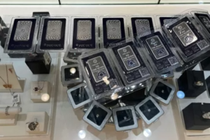 Giá bạc hôm nay 1/4/2025: Bạc đảo chiều tăng