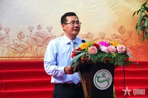 Khai mạc trưng bày chuyên đề và triển lãm ảnh “Văn học, nghệ thuật Cần Thơ chặng đường 50 năm”