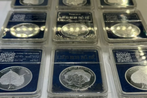 Giá bạc hôm nay 5/4/2025: Bạc sụt giảm mạnh