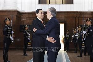Chủ tịch Quốc hội Trần Thanh Mẫn hội kiến Tổng thống Uzbekistan Shavkat Mirziyoyev