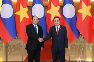 Chủ tịch Quốc hội Trần Thanh Mẫn hội kiến Thủ tướng Cộng hòa dân chủ nhân dân Lào