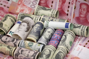 Tỷ giá USD hôm nay (25-4): Đồng USD quay đầu giảm, trong nước tăng nhẹ