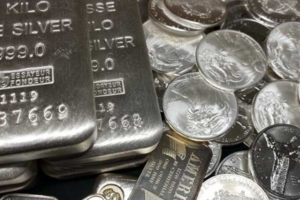 Giá bạc hôm nay 29/4/2025: Bạc suy giảm