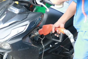 Giá xăng dầu hôm nay 15/05/2025: Giá dầu giảm nhẹ