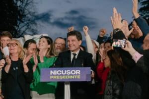 Bầu cử Tổng thống Romania: Ông Nicusor Dan giành chiến thắng