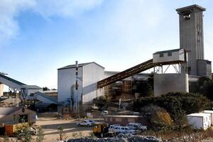 Tai nạn hầm mỏ tại Nam Phi khiến hơn 200 người mắc kẹt dưới mặt đất