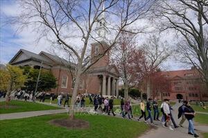 Mỹ yêu cầu các đại sứ quán tạm dừng phỏng vấn thị thực mới đối với sinh viên quốc tế