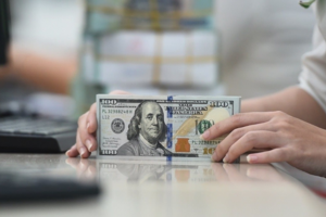 Tỷ giá USD hôm nay (3-6): Đồng USD suy yếu