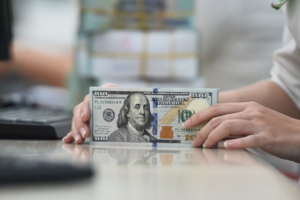 Tỷ giá USD hôm nay 13/06/2025: Chỉ số USD xuống mức thấp nhất trong 3 năm