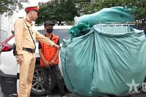 Xử lý nghiêm người giao hàng, xe công nghệ cố tình che biển số xe