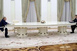 Hai nhà lãnh đạo Nga và Pháp lần đầu tiên điện đàm sau gần 3 năm