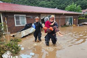 Hàn Quốc: Mưa lớn gây ngập lụt Thủ đô Seoul và nhiều địa phương