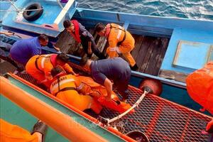 Cháy phà ở Indonesia, 284 người được cứu sống