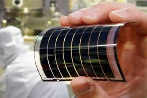 Nhật Bản đẩy mạnh đầu tư loại pin mặt trời siêu mỏng, có thể uốn cong