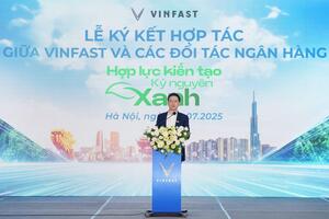 VinFast và 12 ngân hàng, tổ chức tài chính hỗ trợ người dân Hà Nội chuyển sang xe điện nhiều ưu đãi chưa từng có