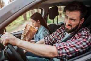 Vì sao xe điện khiến người dùng dễ say hơn xe xăng?