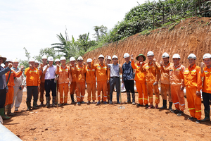 Động viên lực lượng hỗ trợ thi công dự án đường dây 500kV Lào Cai – Vĩnh Yên