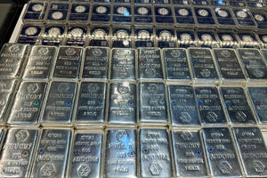 Giá bạc hôm nay 3/8/2025: Bạc đảo chiều hồi phục