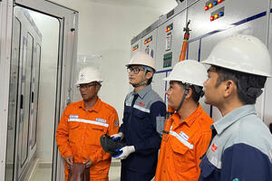 Tiết kiệm điện ở EVNSPC: Chung sức từ doanh nghiệp đến người dân