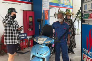 Giá xăng dầu hôm nay 08/08/2025: Giá xăng dầu tăng giảm trái chiều