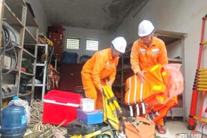 Sớm cấp điện trở lại vùng tâm bão
