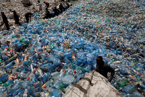 Mỹ tìm ra hóa chất giúp tái chế nhựa không cần phân loại