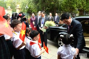 Chủ tịch nước gặp gỡ cán bộ, nhân viên Đại sứ quán và cộng đồng người Việt Nam tại Trung Quốc