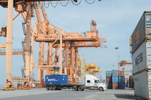 Xuất nhập khẩu tăng trưởng mạnh, xuất siêu gần 14 tỷ USD trong 8 tháng