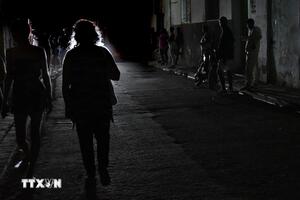 Cuba khôi phục hệ thống điện ở các tỉnh miền Đông