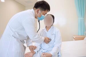 Bệnh nhân bị nhồi máu cơ tim và ngừng tim 2 lần được cứu sống thành công