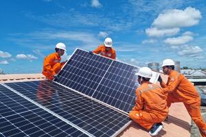 Không đăng ký điện mặt trời mái nhà: Lợi ích riêng, chi phí chung