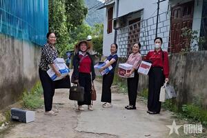 Nghệ An: Cán bộ xã vùng cao cuối tuần về bản phục vụ nhân dân