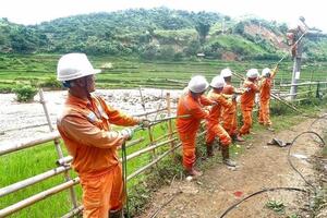 Điện Biên: Những mạch điện hồi sinh từ vùng lũ dữ