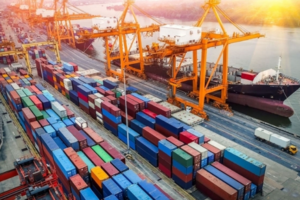 Xuất khẩu vững đà tăng trưởng, xuất siêu hơn 13 tỷ USD